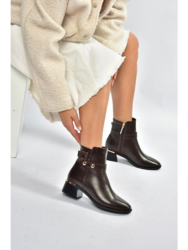 Kahverengi Kadın Bot V518978109 - Görsel 3