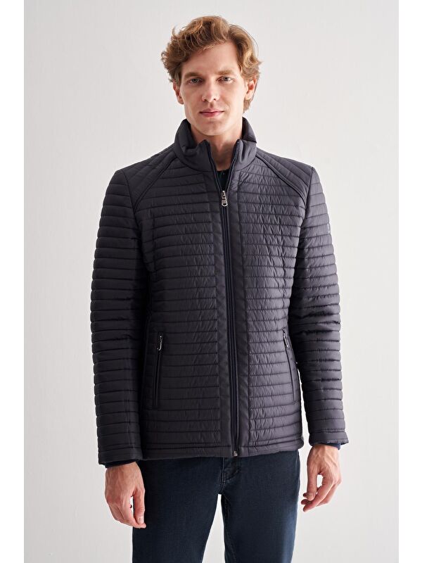 İMZA Koyu Lacivert Dik Yaka Tam Astar Casual Slim Fit Kapitone Dolumlu Şişme Mont 1007255264