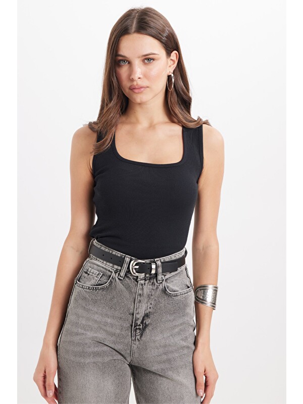 TUDORS Kadın Slim Fit Dar Kesim Askılı Kare Yaka Pamuklu Siyah Crop Atlet