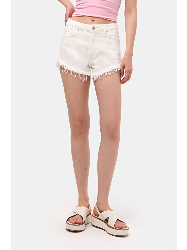 It's Basic Kadın Kırık Beyaz 7s6-101 Mini Paça Püsküllü Denim Şort