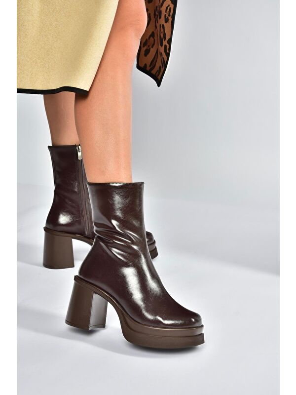 Kahverengi Kadın Bot V272784260 - Görsel 4