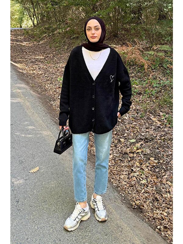 Lamelif Kalp Nakış Detaylı Oversize Hırka Siyah