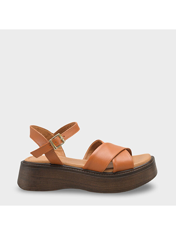Capone Outfitters Bobbi Hakiki Deri Çapraz Bantlı Dolgu Topuk Kadın Sandalet