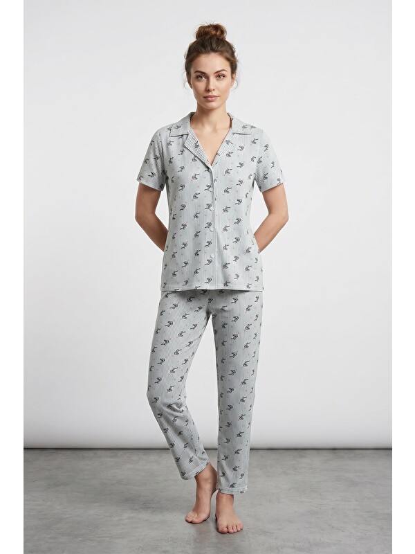 Fullamoda Fiyonk Ve Çizgi Desenli Gömlek Yaka Düğmeli Pijama Takımı