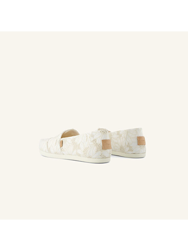 Toms Beyaz Toms Espadril Alpargata Kadın 10021888 10021932 Classic Oversized Floral Eyelet