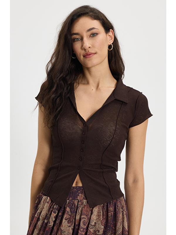 TUDORS Kadın Slim Fit Dar Kesim Kısa Kollu Gömlek Yaka Koyu Kahve Gömlek