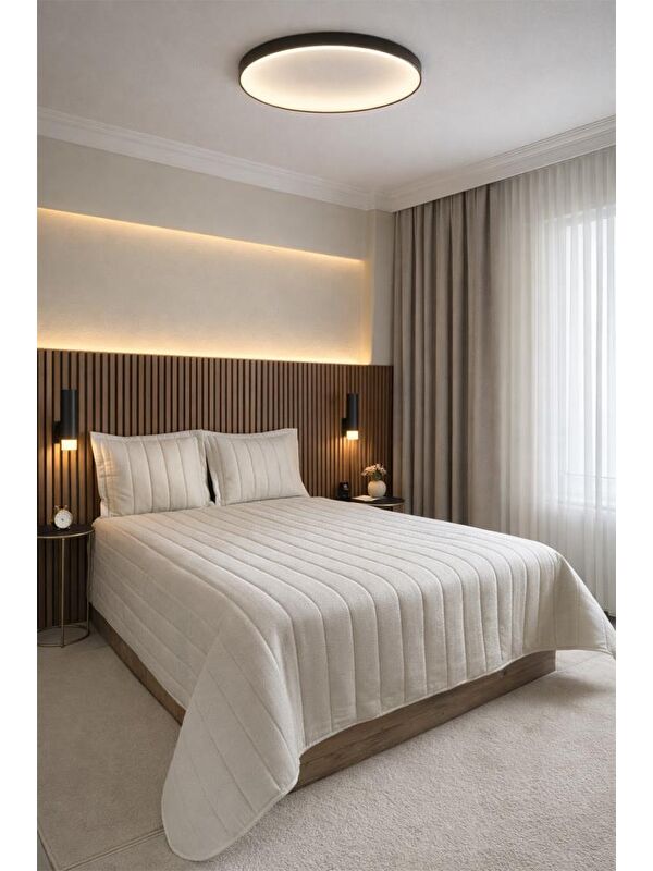 Çeyiz Diyarı Velmira Jakarlı Kadife Elyaf Dolgulu Yatak Örtüsü 240x240 cm Krem