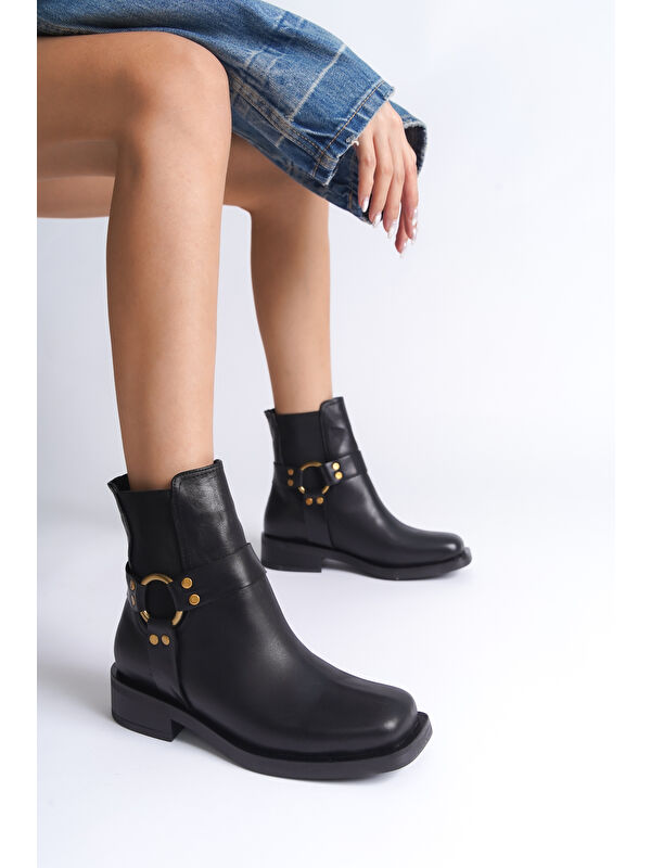 Hakiki Deri Yandan Lastikli Toka Detaylı Kadın Bot - Görsel 2