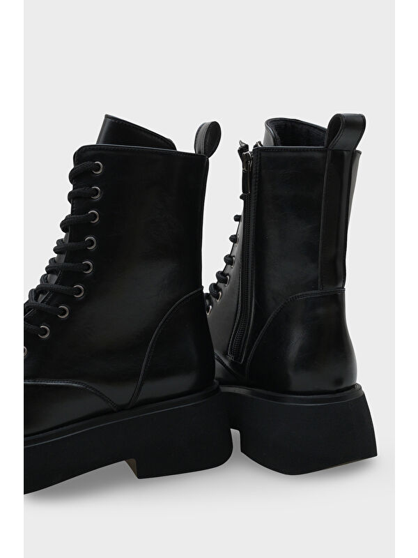 Melessa Yuvarlak Burunlu Yandan Fermuarlı Trak Tabanlı Kadın Bot - Görsel 5