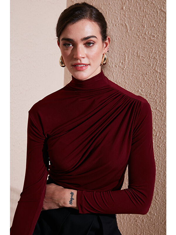 Lela Streç Büzgü Detaylı Slim Fit Dik Yaka Kadın Bluz 669925