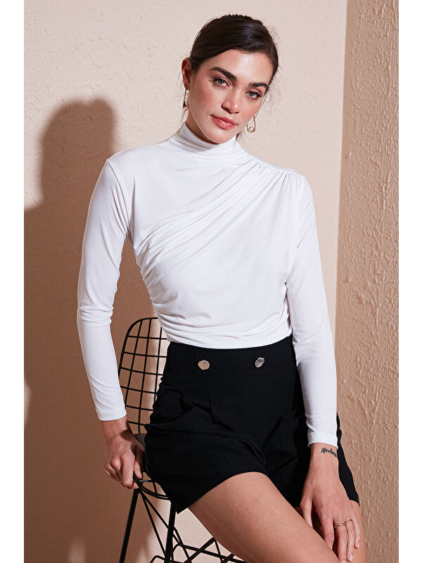 Lela Streç Büzgü Detaylı Slim Fit Dik Yaka Kadın Bluz 669925