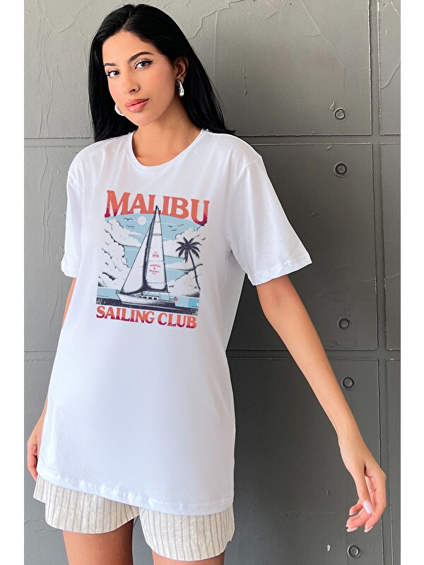 Blah. Malibu Baskılı Yapay Zeka Tasarımı Ekolojik Penye Oversize %100 Pamuk Kadın Tişört @BlahxAi