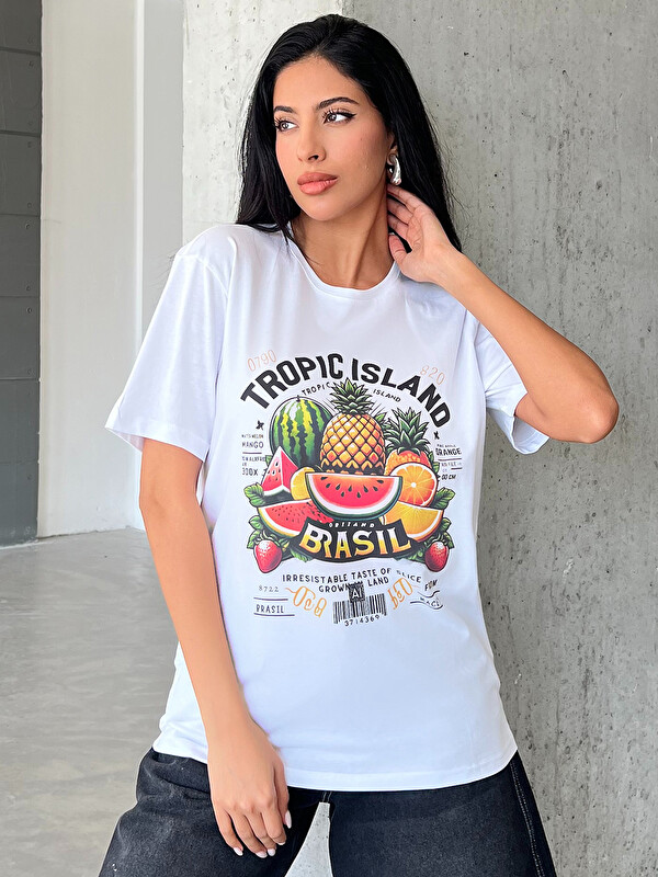 Blah. Tropic island Baskılı Yapay Zeka Tasarımı Penye Oversize %100 Pamuk Kadın Tişört @BlahxAi