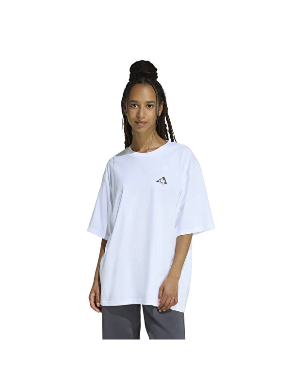Adidas Soft Side Over Size Kadın Beyaz Yuvarlak Yaka Tişört