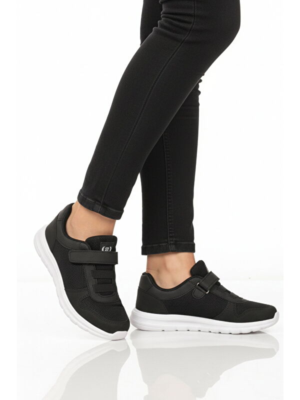 Walkway Siyah Beyaz Cırtlı Fileli Hafif Hava Alabilen Unisex Spor Ayakkabı 616 G