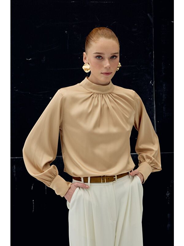 SATEEN Yaka Detaylı Saten Bluz - Camel