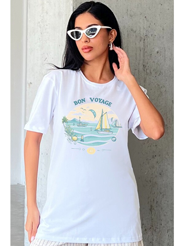 Blah. Bon Voyage Baskılı Yapay Zeka Tasarımı Ekolojik Penye Oversize %100 Pamuk Kadın Tişört @BlahxAi