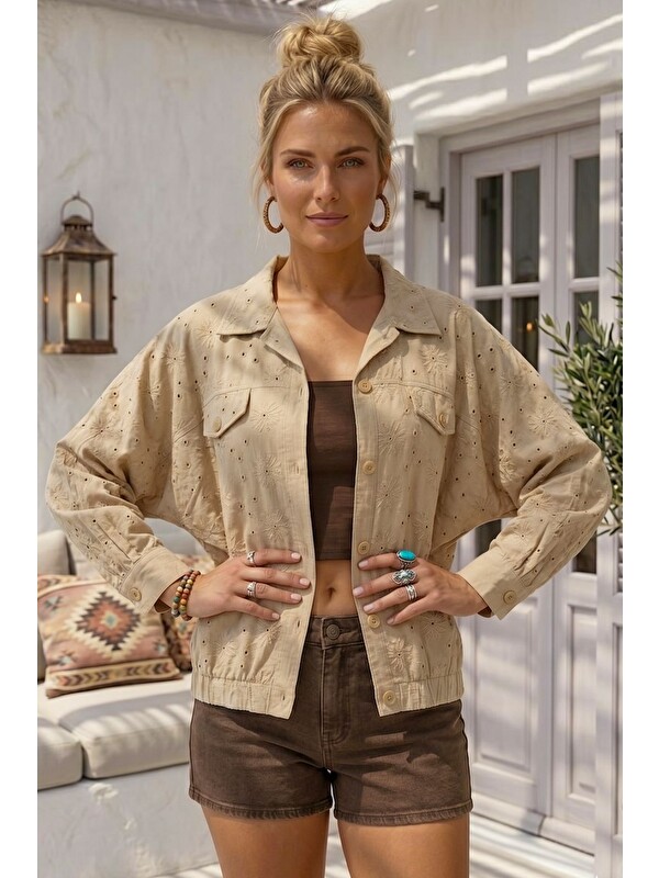Chiccy Bej Gömlek Yaka 3/4 Kol Düğmeli Brodeli Delikişi Nakışlı Casual Pamuklu Oversize Dokuma Ceket 65 79
