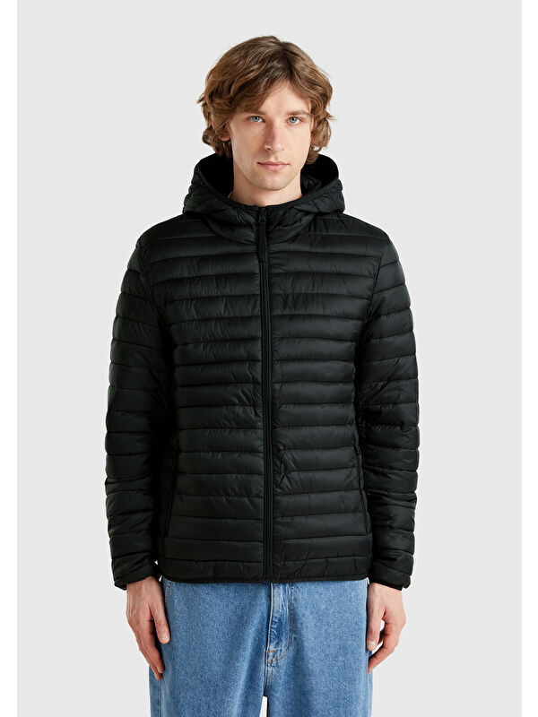 United Colors Of Benetton Erkek Siyah Polyester Dolgulu Regular Fit Kapüşonlu Puffer Şişme Mont