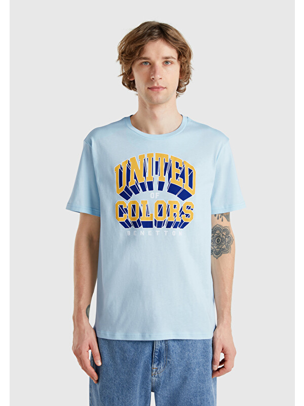 United Colors Of Benetton Erkek Açık Mavi %100 Pamuk Önü Logo Baskılı Relax Fit Tişört