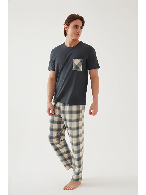 Koza İç Giyim Gri Erkek Pamuklu Üst Füme Göğüs Cepli Kısa Kollu %100 Pamuk Pijama Takımı - S000422234-37490 |