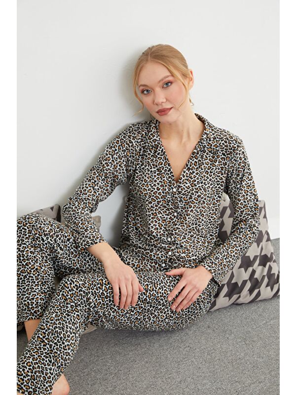 Fullamoda Leopar Desenli Polo Yaka Düğmeli Pijama Takımı