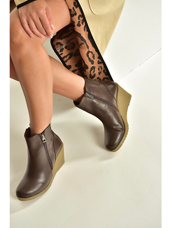 Kahverengi Kadın Bot V361196809 - Görsel 2