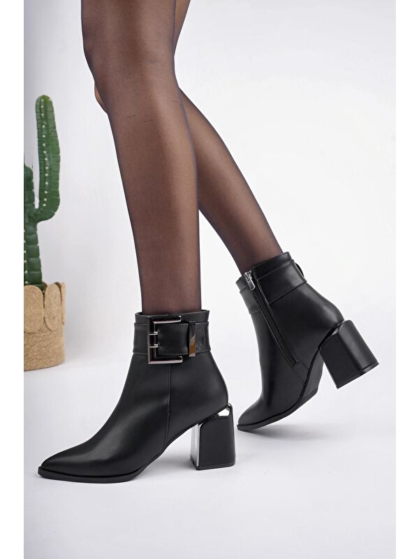 CHİLY Kemer ve Toka Detaylı Kalın Topuklu Kadın Bot - Görsel 6