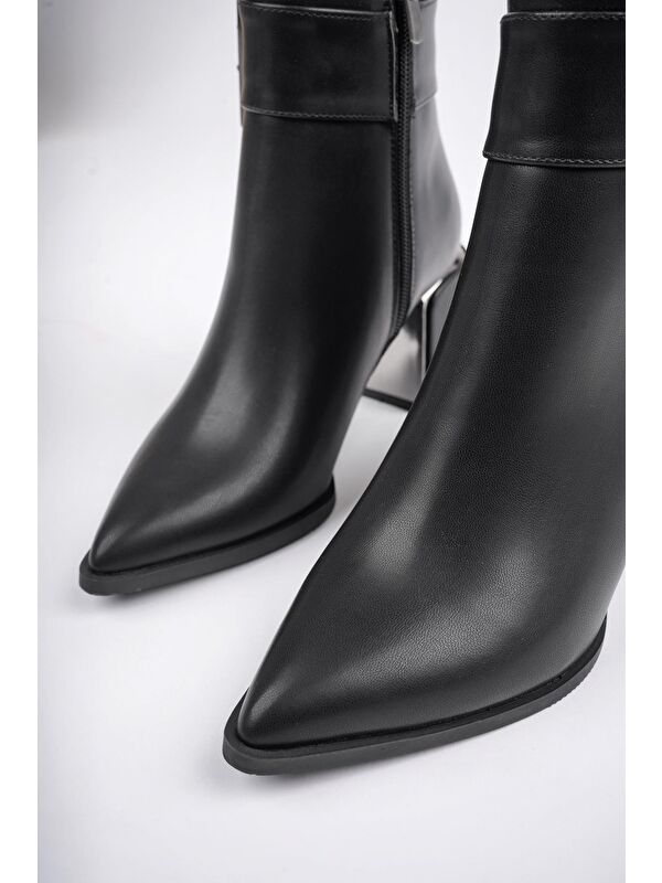 CHİLY Kemer ve Toka Detaylı Kalın Topuklu Kadın Bot - Görsel 7