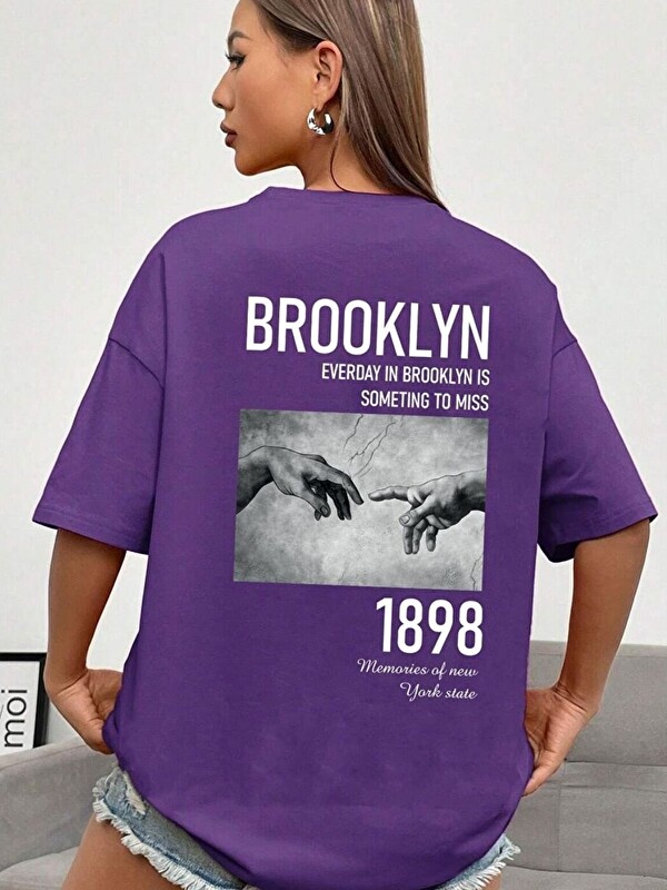 Trendseninle Kadın Mor Brooklyn 1898 Eller Baskılı Tişört