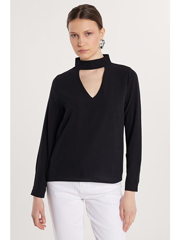 TUDORS Kadın Standart Fit Choker Yaka Siyah Bluz
