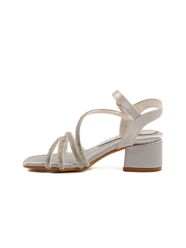 Gümüş Taşlı Kız Çocuk Sandalet 21 P - Görsel 3