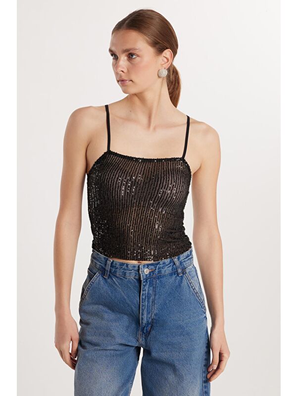 TUDORS Kadın Slim Fit Dar Kesim Siyah Sıfır Kol U Yaka Bluz
