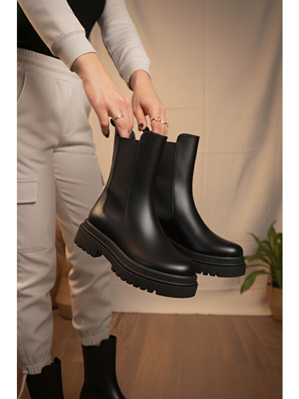 Kadın Praga Siyah Cilt Dikişli Yandan Lastikli Kalın Taban Günlük Bot & Bootie - Görsel 4