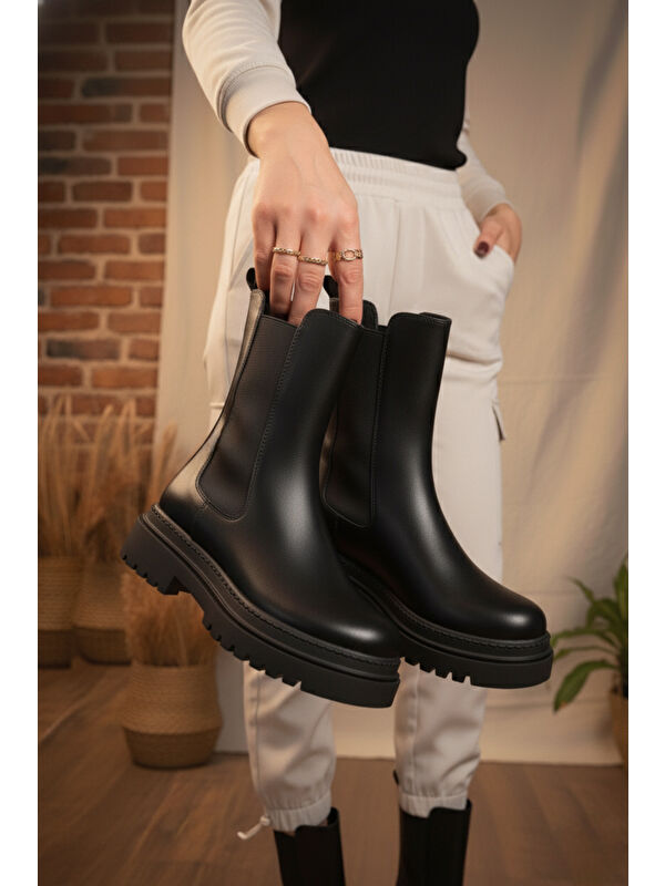 Kadın Praga Siyah Cilt Dikişli Yandan Lastikli Kalın Taban Günlük Bot & Bootie - Görsel 5