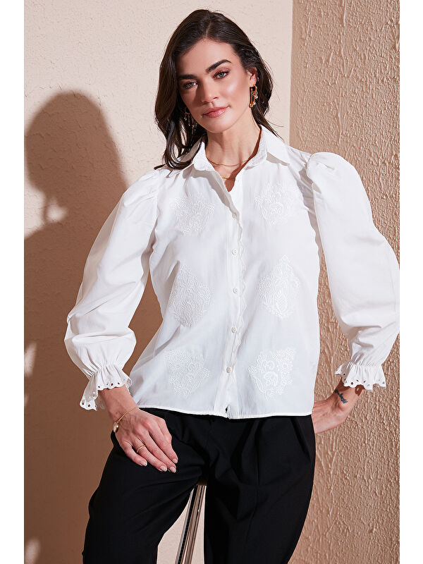 Lela Pamuklu Slim Fit Nakışlı Balon Kol Gömlek 676208