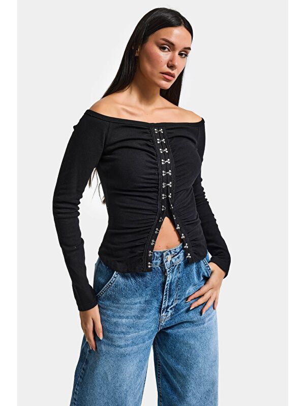 It's Basic Kadın Siyah w5 Agraf Detaylı Omzu Açık Özel Tasarım Crop Top