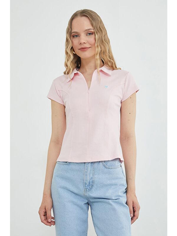 Fullamoda Kalp Nakışlı Yarım Fermuarlı Polo Yaka Slim Fit Tişört