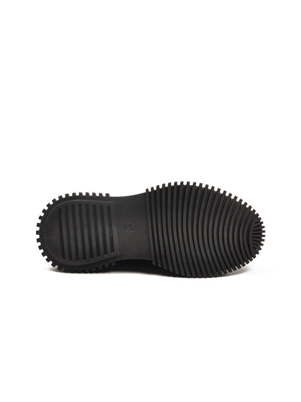 Siyah Nubuk Hakiki Deri Kaymaz Taban Kadın Casual Ayakkabı 25405007K Z - Görsel 6