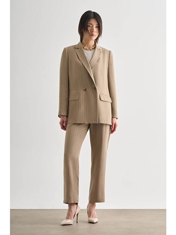 Mizalle Bej Rengi İnce Çizgili Anvelop Blazer Ceket