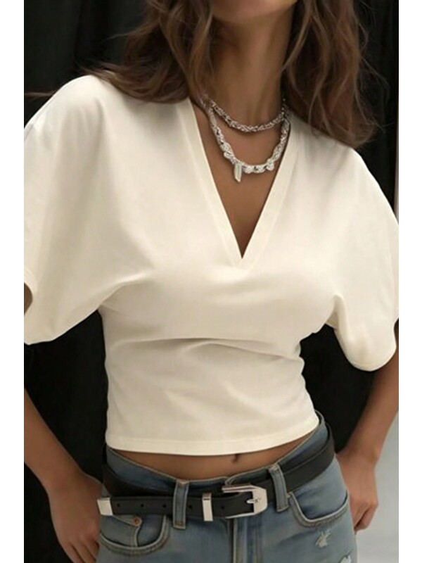Tarz Cool Kadın Beyaz V Yaka Drape Detaylı Crop Bluz – Rahat Kalıp Günlük Üst
