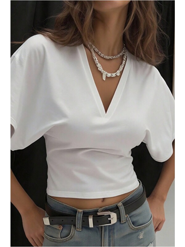Tarz Cool Kadın Beyaz V Yaka Drape Detaylı Crop Bluz – Rahat Kalıp Günlük Üst