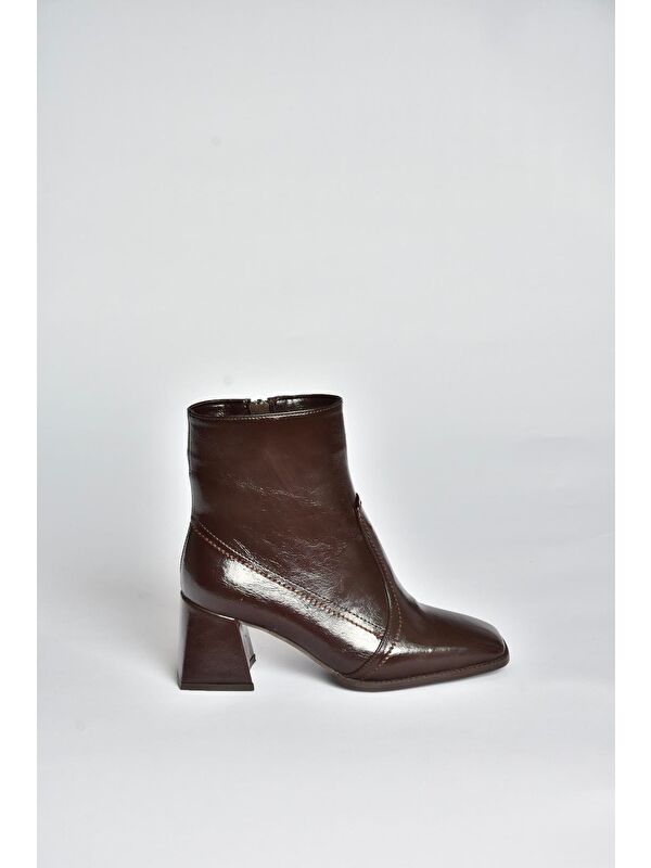 Kahverengi Kadın Bot V848256460 - Görsel 7