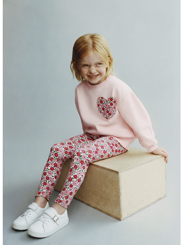 Magu Kız Çocuk Pamuklu Pembe Kalp Desenli Sweatshirt Ve Çiçekli Tayt Takım