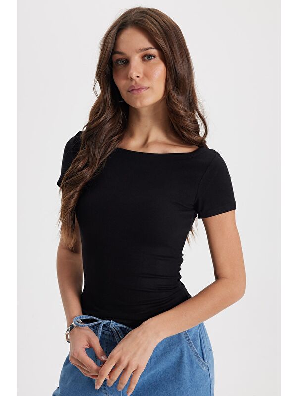 TUDORS Kadın Slim Fit Dar Kesim Pamuklu Yumuşak Dokulu Kısa Kollu Kayık Yaka Siyah Tişört
