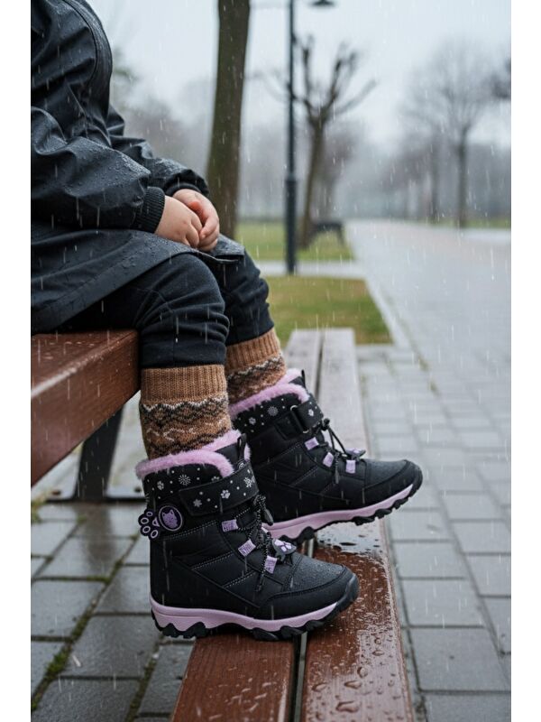 TİGGER İçi Kürklü Bağcıklı ve Cırtlı Kız Çocuk Bot - Görsel 6