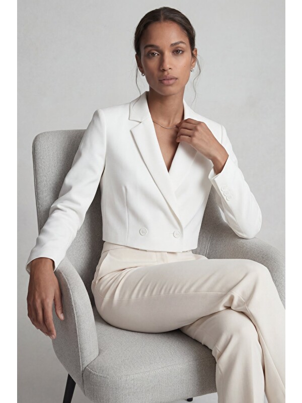 Lavix Kadın Regular Fit Çift Düğme Detaylı Crop Blazer Ceket – Modern Tasarım