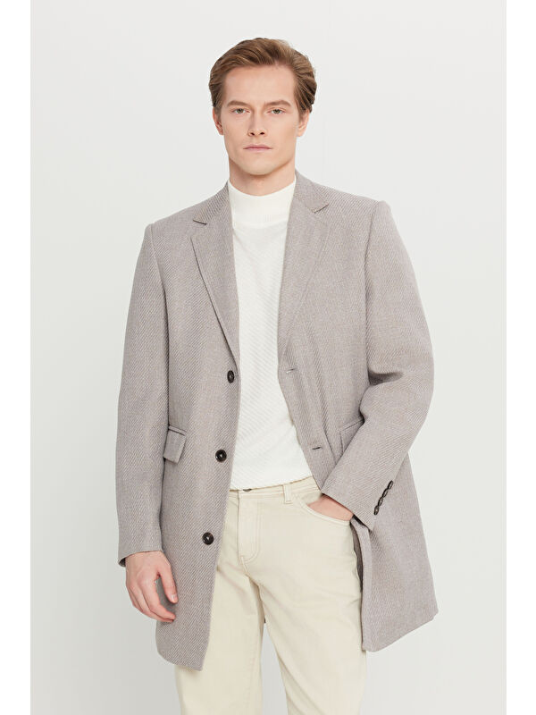 AC&Co / Altınyıldız Classics Erkek Bej Standart Fit Normal Kesim Mono Yaka Armürlü Kapak Cepli Palto