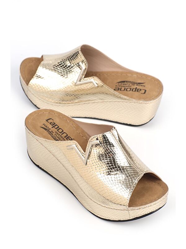 Capone Outfitters 6145 Kadın Dolgu Topuklu V Toka Terlik