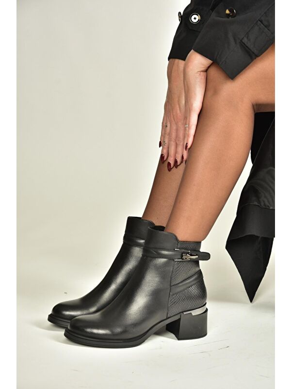 Siyah Kadın Bot V555258003 - Görsel 4
